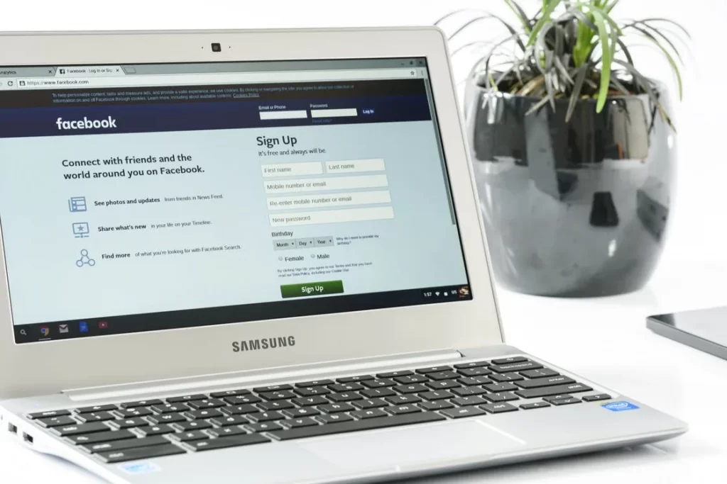 Assets To Add To Your Blog And Boost Its Success Social Media Links 1024x683 - Assets To Add To Your Blog And Boost Its Success