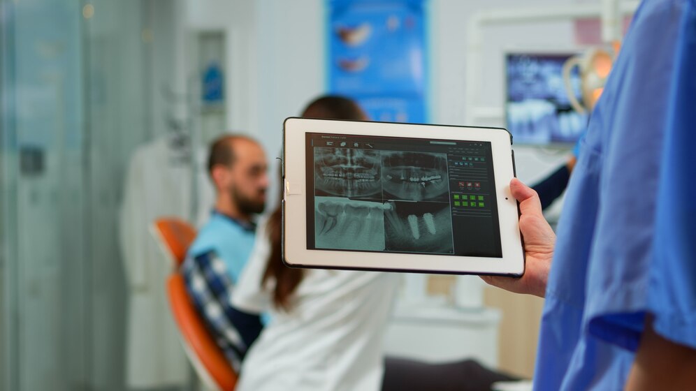 Dental Practice Management Software Can Help You Manage Patient Referrals and Coordination With Specialists