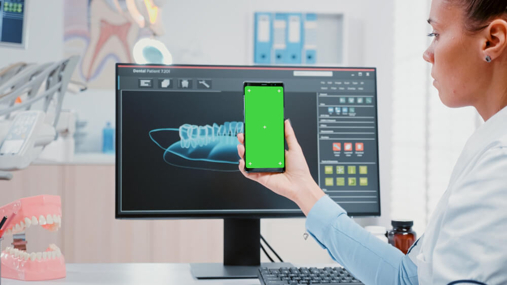 Advantages Of Using Dental Software With Integrated Imaging